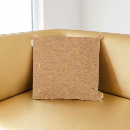 Pernă decorativă bej 45x45 cm – Vis în lumina lunii