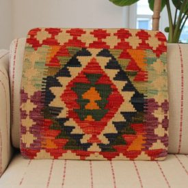 Pernă Kilim 45x45 față de pernă țesută manual