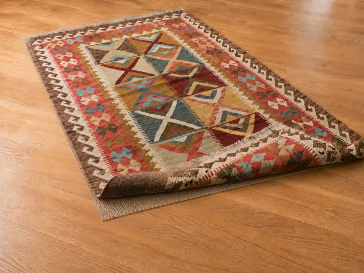 amplasarea în siguranță și întreținerea unui covor 80x120